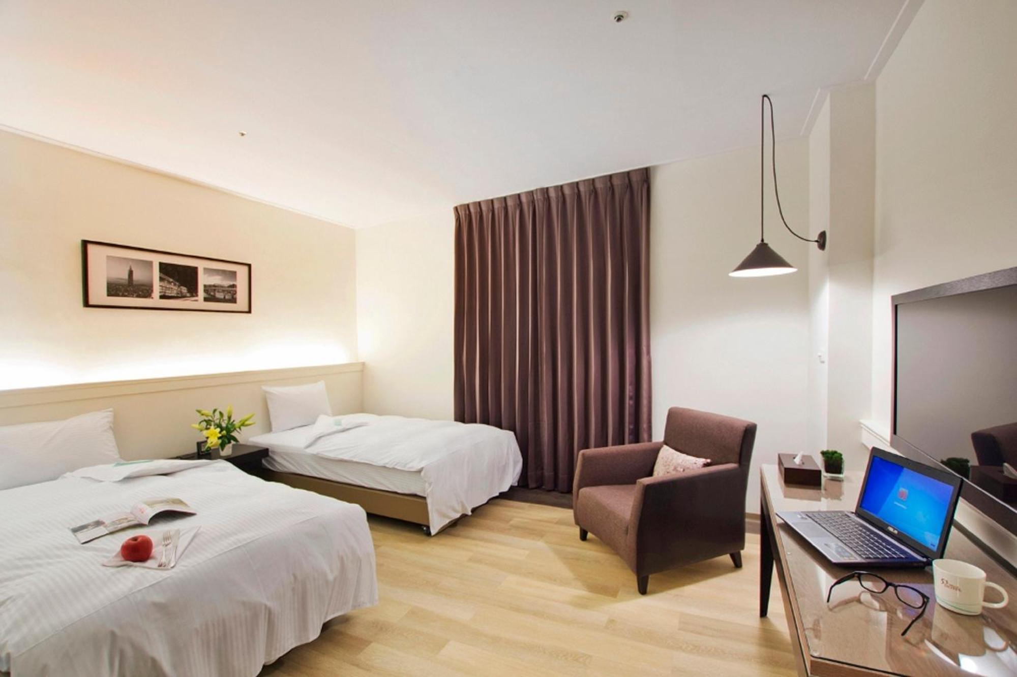 53 Hotel Taichung Eksteriør bilde